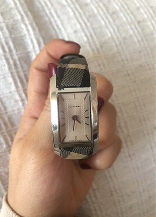 Burberry saat