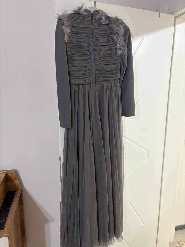 Gri Kürklü Uzun Abiye Elbise - Görsel 4