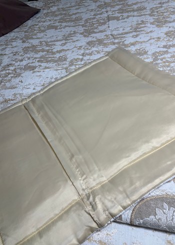 İşlemeli Beyaz Yatak Örtüsü - Görsel 5