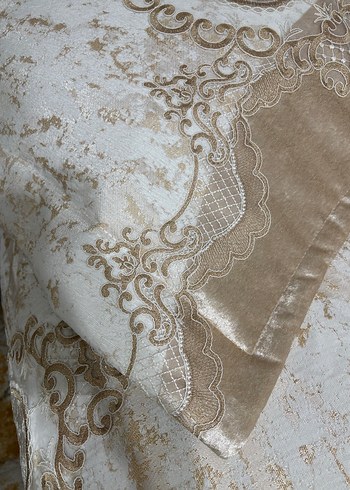 İşlemeli Beyaz Yatak Örtüsü - Görsel 3