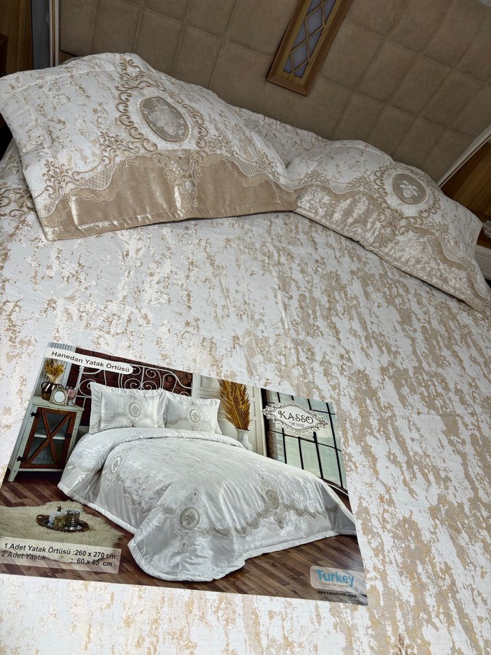 İşlemeli Beyaz Yatak Örtüsü - Görsel 4