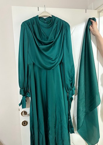 Yeşil Drapeli Uzun Kollu Uzun Elbise - Görsel 3