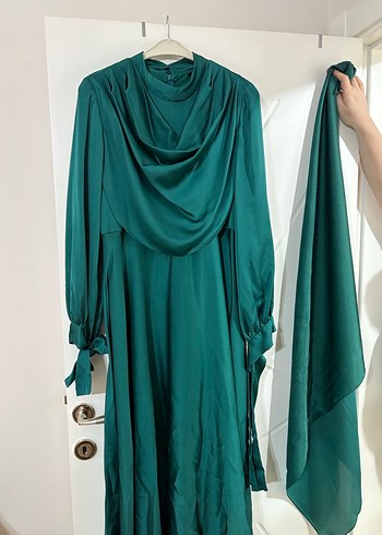 Yeşil Drapeli Uzun Kollu Uzun Elbise - Görsel 2