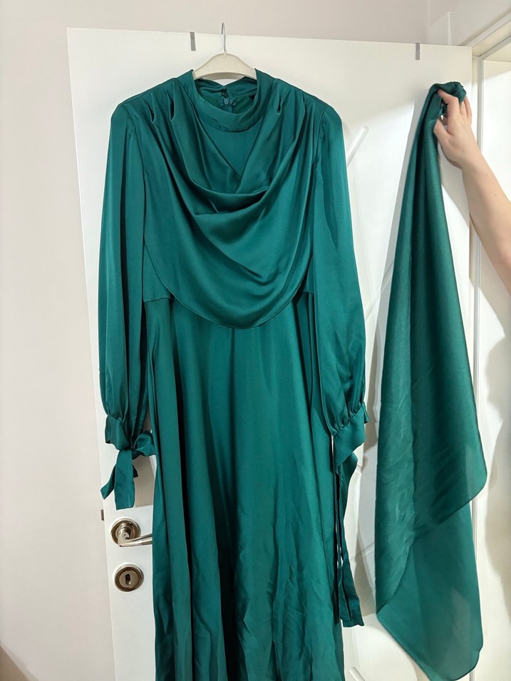 Yeşil Drapeli Uzun Kollu Uzun Elbise - Görsel 3