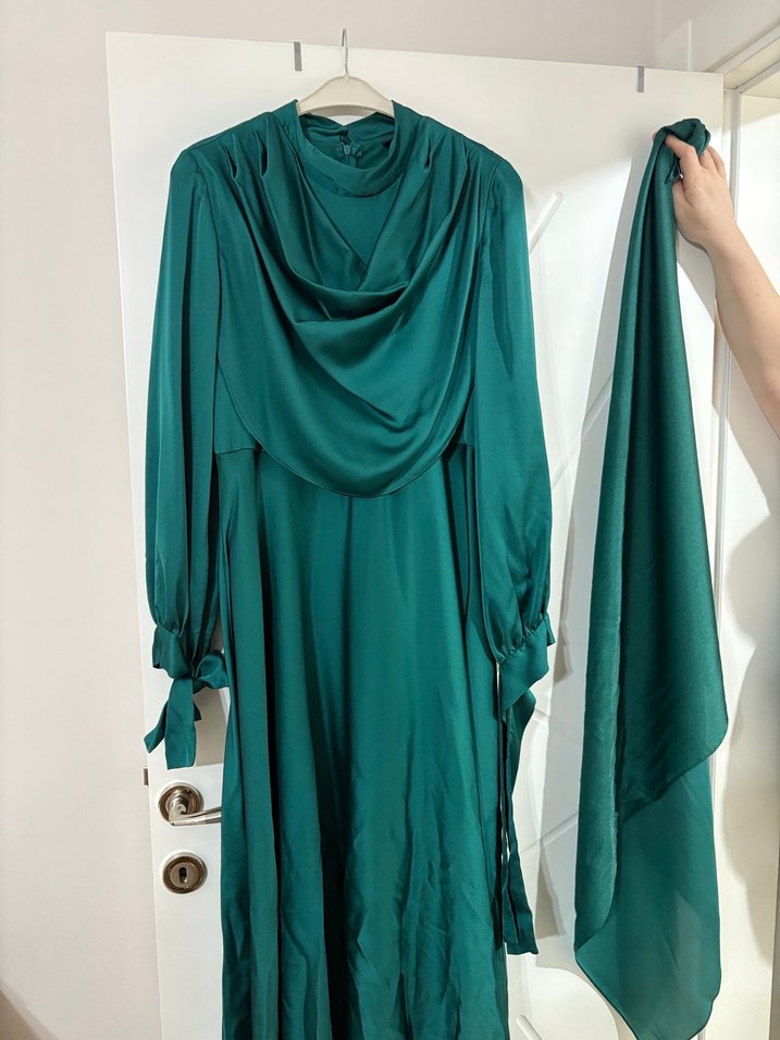 Yeşil Drapeli Uzun Kollu Uzun Elbise - Görsel 2