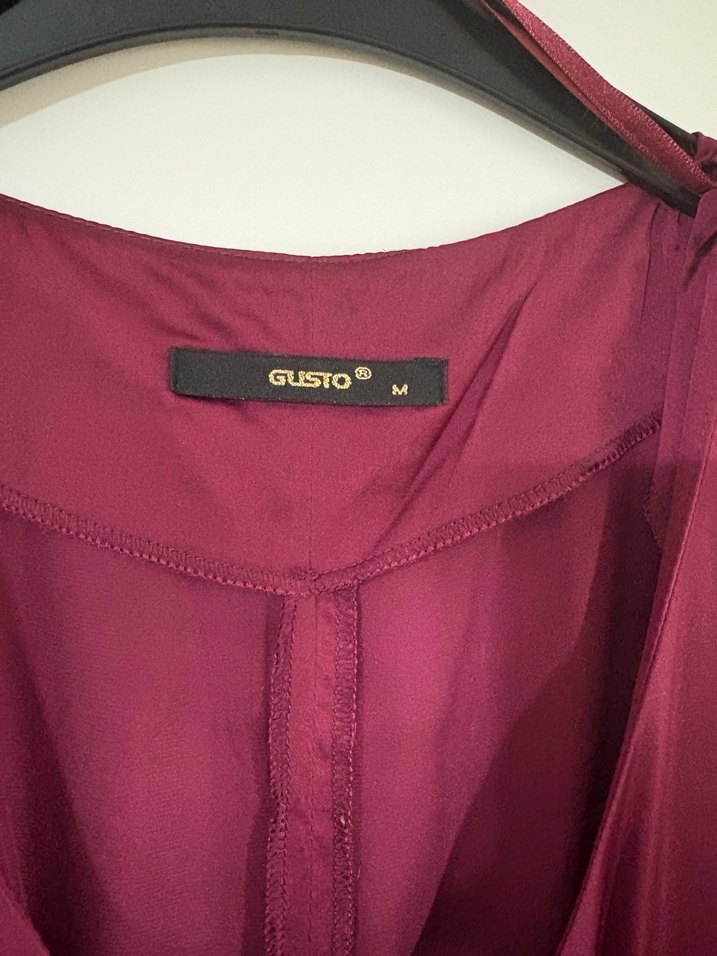 Bordo Düğmeli Uzun Saten Elbise - Görsel 2