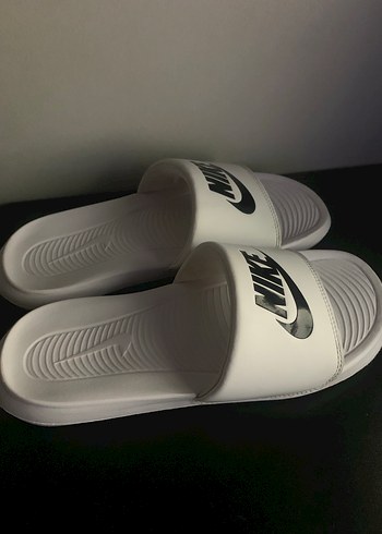 Nike Beyaz Orjinal Terlik