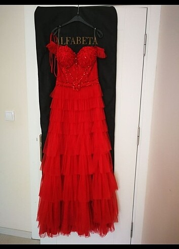 s Beden kırmızı Renk Harika kına elbisesi 