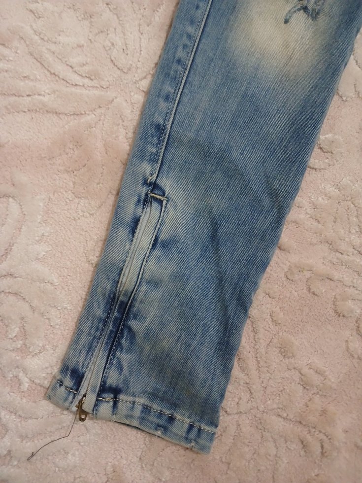 Kadın Gri Yırtık Detaylı Rahat Kesim Kot Pantolon - Görsel 2