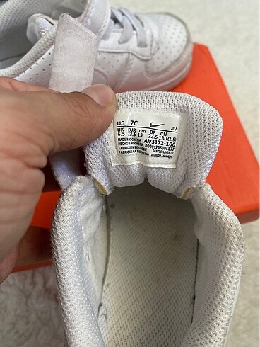 22 Beden beyaz Renk Nike çocuk ayakkabı
