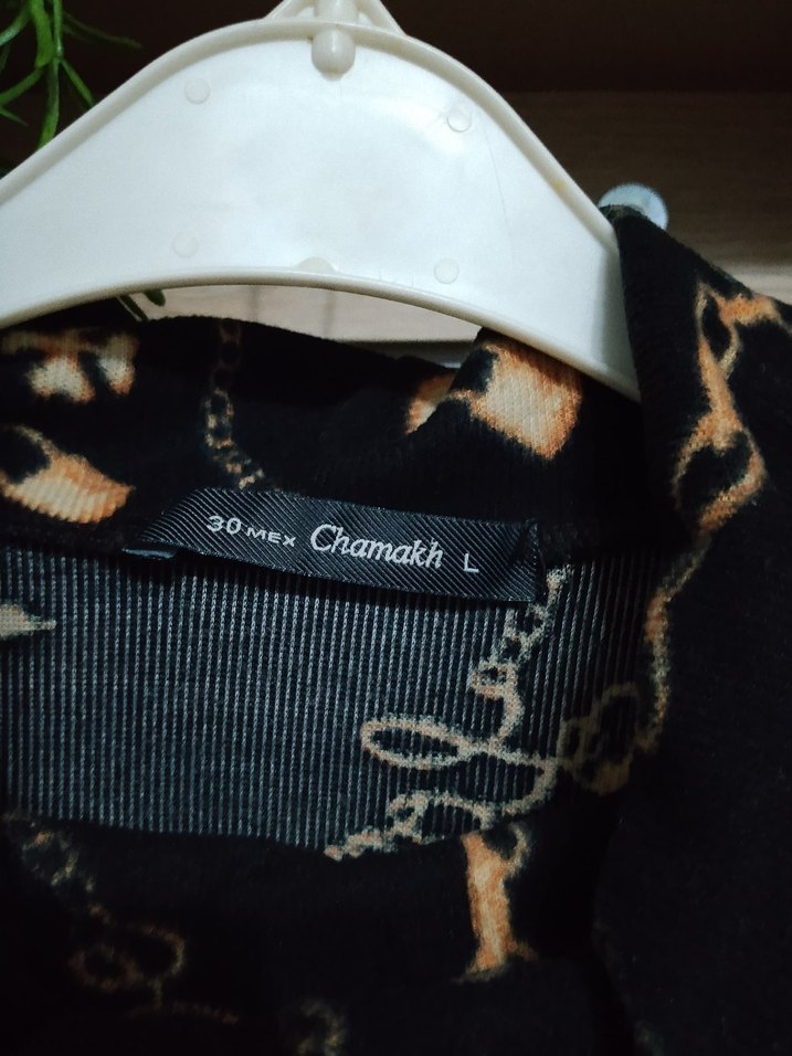 Zincir Desenli Siyah Baskılı Yumuşak Kazak - Görsel 2