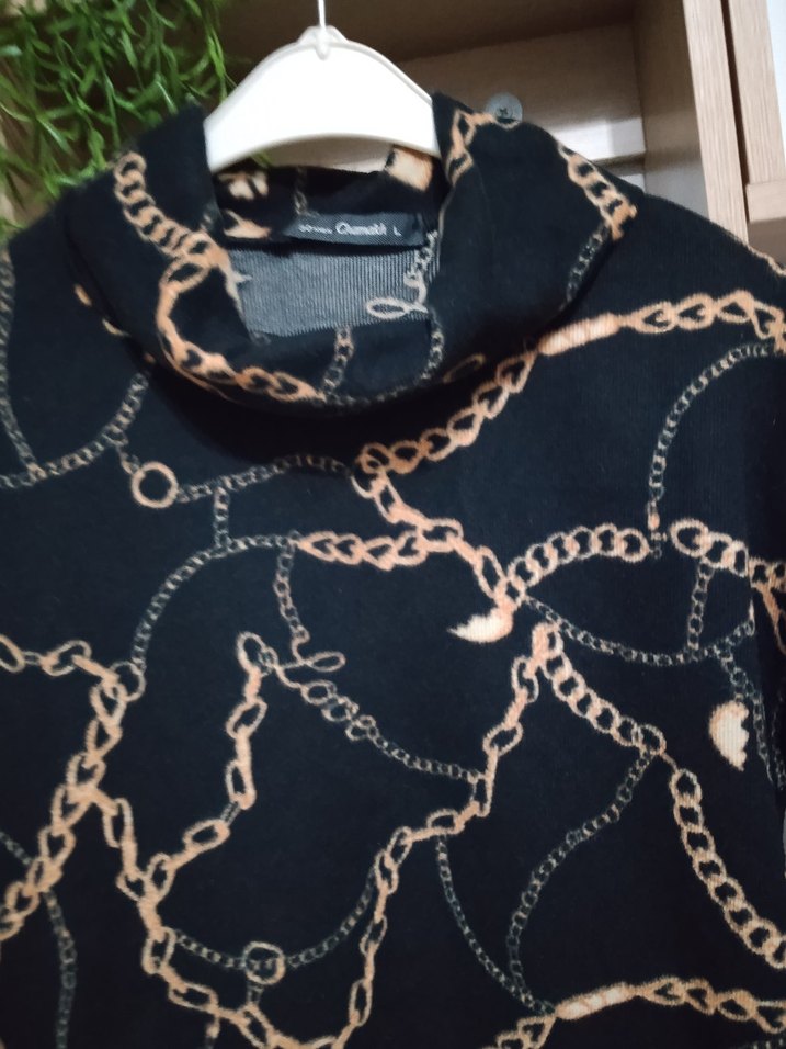 Zincir Desenli Siyah Baskılı Yumuşak Kazak - Görsel 4