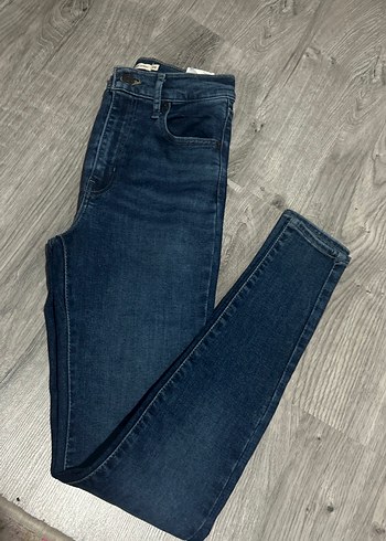 Levis Koyu Mavi Dar Kesim Denim Jean