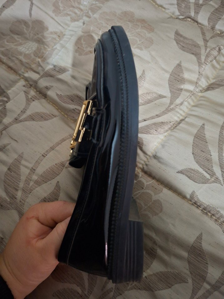 Şık Siyah Parlak Loafer — görsel 6/8