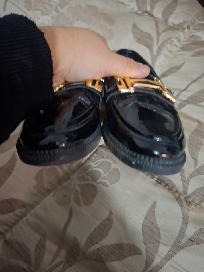 Şık Siyah Parlak Loafer — görsel 3/8