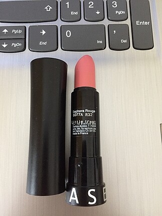 sephora ruj R32