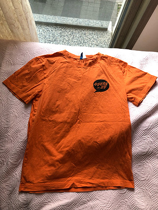 H&m t short