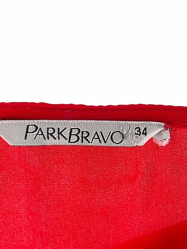 34 Beden kırmızı Renk Park Bravo Bluz %70 İndirimli.
