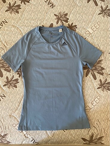 Adidas T-shirt