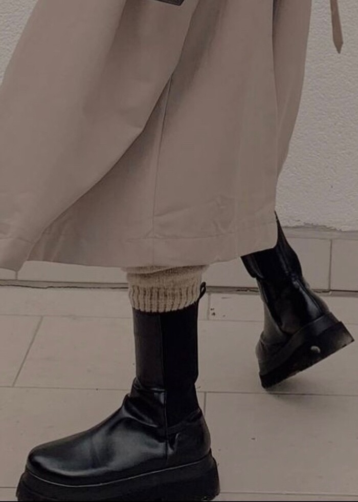 Siyah bot - Görsel 3