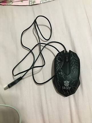 İzoly oyuncu mouse