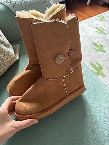 Ugg bot