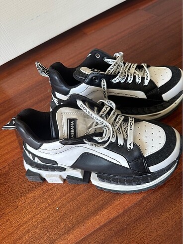 38 Beden beyaz Renk Dolce Gabbana spor ayakkabi