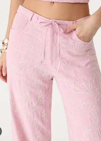 Stradivarius Dantel İşlemeli Pembe Keten Bol Kesim Pantolon