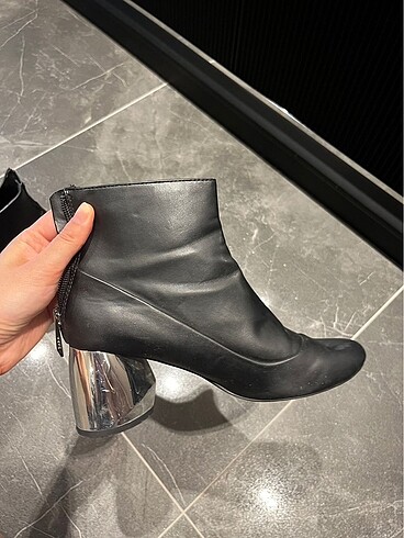 Zara bot