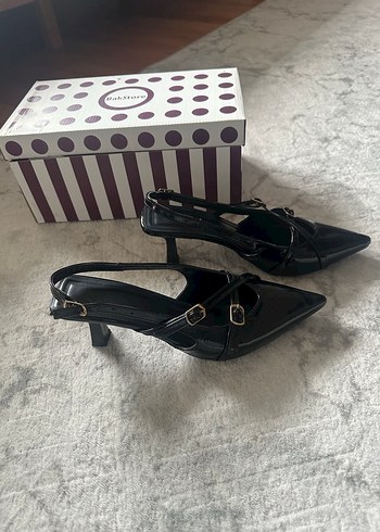 Siyah Zebra Desenli Tokalı Stiletto - Görsel 2