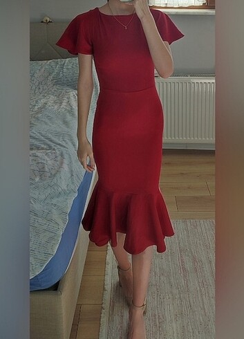 Volanlı bordo elbise