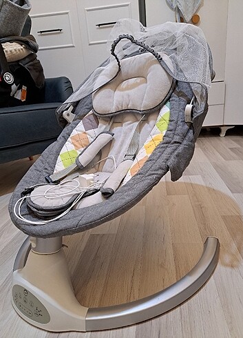 Diğer Yepyeni otomatik sallanır ana kucağı