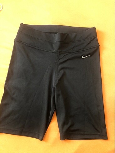 Nike kısa tayt