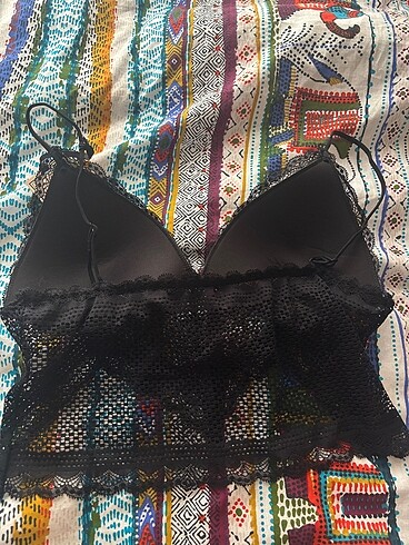 l Beden siyah dantelli bralet