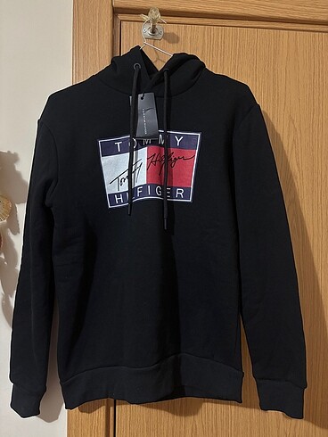 tommy sweatshirt