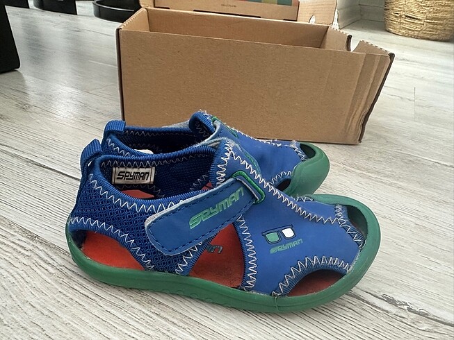 23 Beden mavi Renk Nike sandalet
