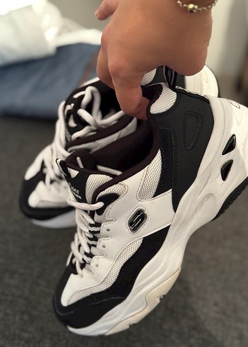 38 Beden beyaz Renk Skechers Beyaz siyah dlites Spor Ayakkabı