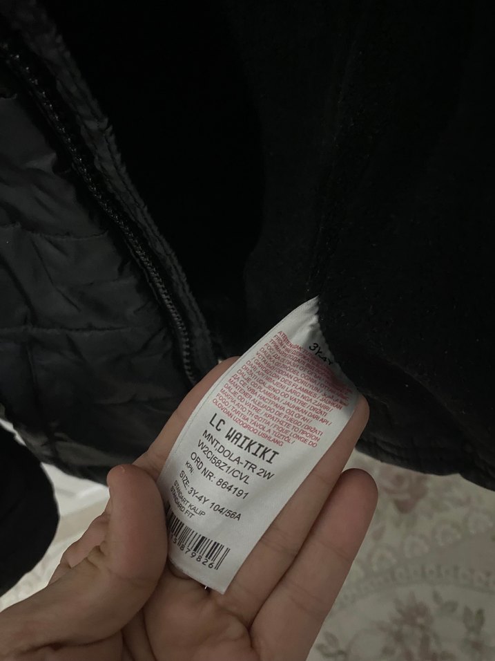 Erkek Çocuk Siyah Kapüşonlu Mont - Görsel 4