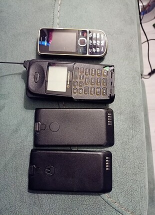 2 adet telefon ve yedek piller