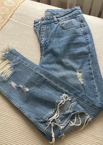 Diğer Yirtik Detayli Acik Mavi Denim Jean