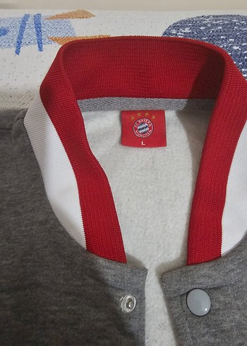Bayern Münih Kolej Ceketi (Varsity)  Temiz & Şık - Görsel 2