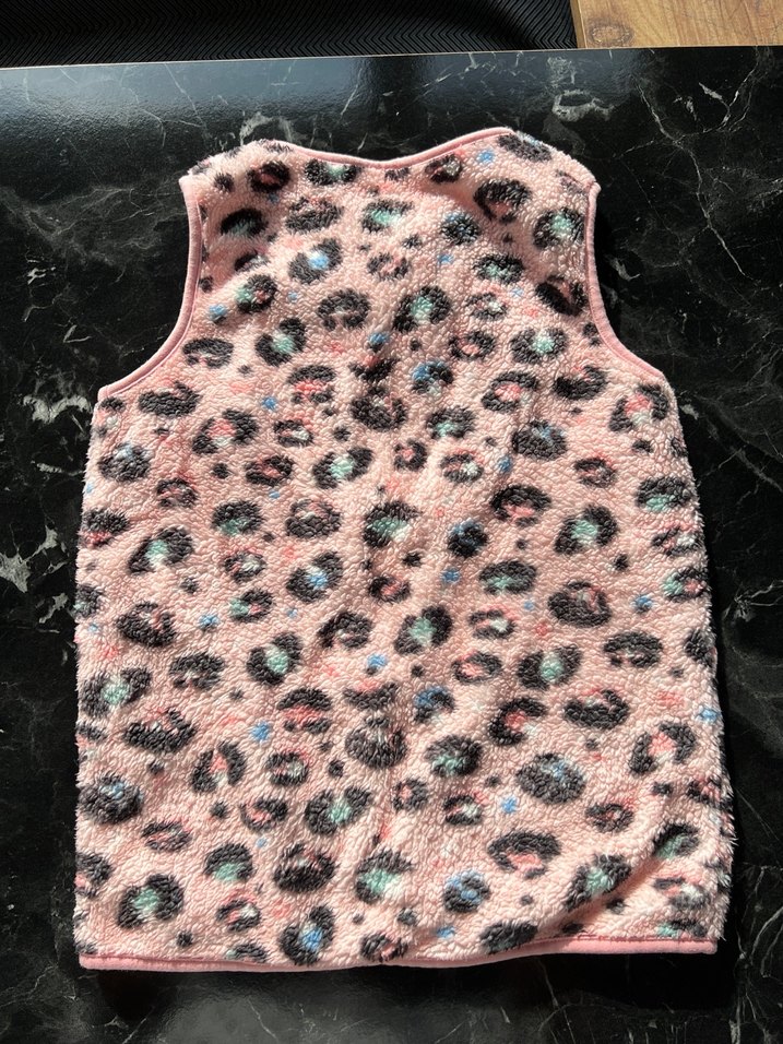 Kız Çocuk Pembe Kürklü Fermuarlı Yelek - Görsel 4