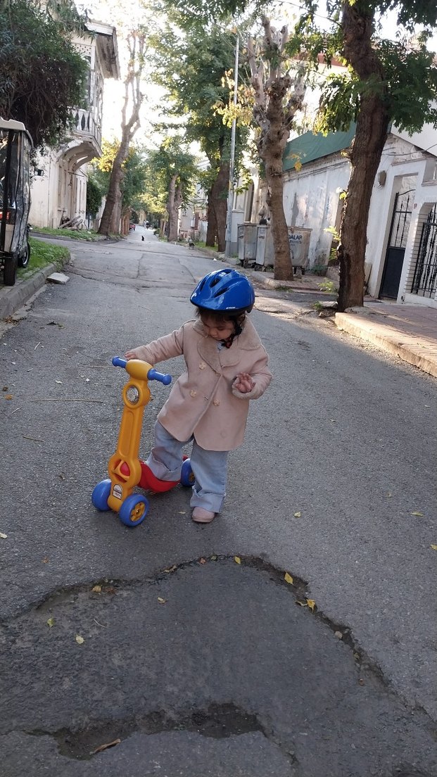 Kahverengi Çocuk Scooter'ı - Görsel 2