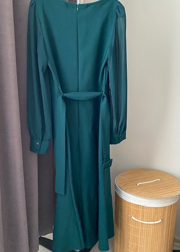 Uzun Turkuaz Saten Elbise V Yakalı - Görsel 2