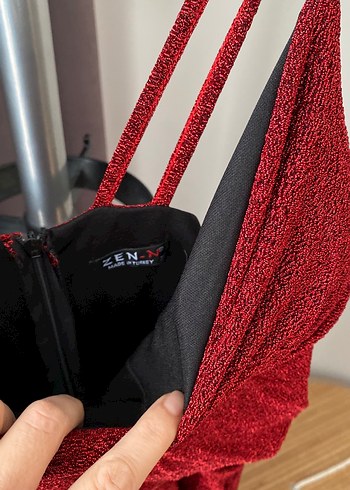 Kırmızı Drapeli Uzun Abiye Elbise - Görsel 2