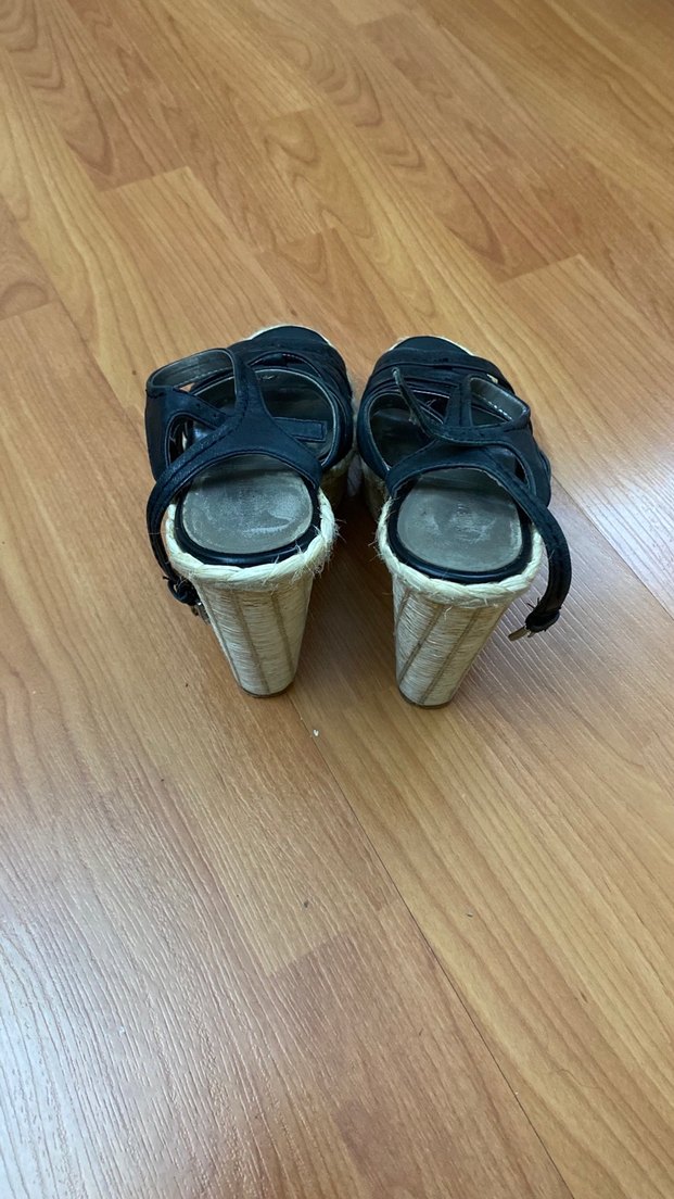 Kadın Siyah Dolgu Topuklu Sandalet - Görsel 4