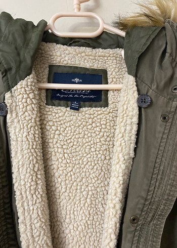 Astarlı Kapüşonlu Kadın Parka - Görsel 2