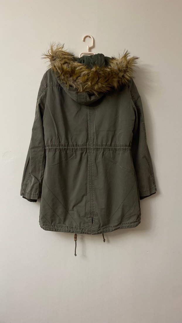 Astarlı Kapüşonlu Kadın Parka - Görsel 4