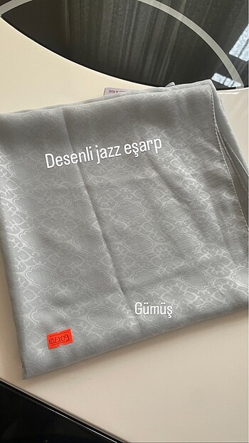 Desenli jazz eşarp