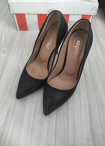 Siyah dik topuk stiletto 